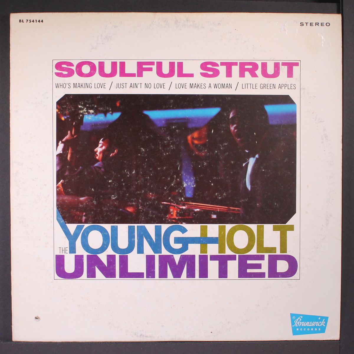 soulful strut by YOUNG-HOLT UNLIMITED