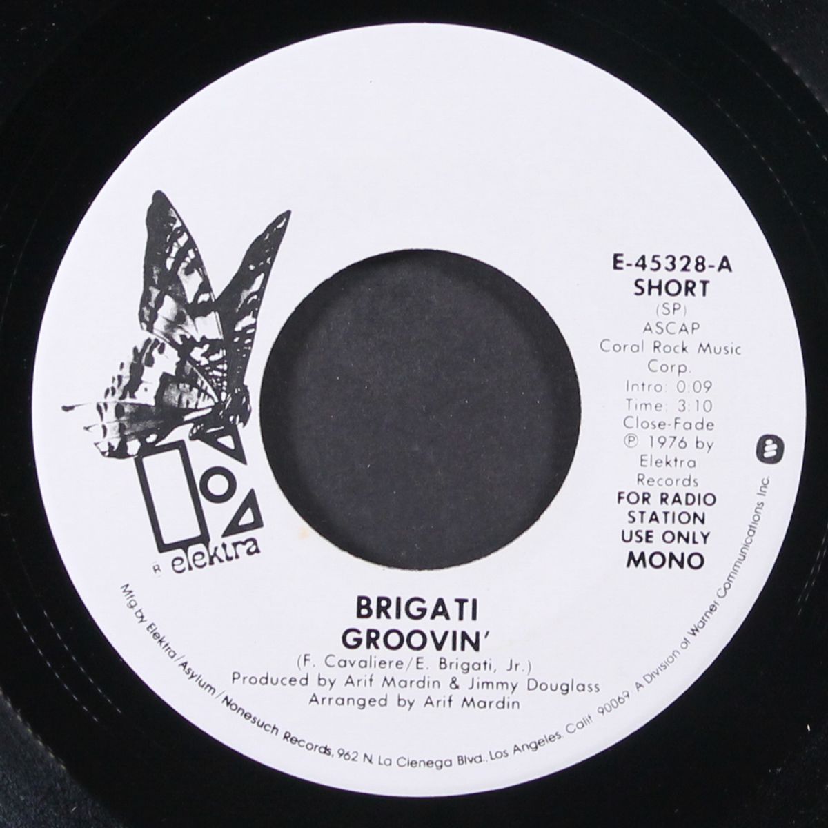 groovin' / short by BRIGATI