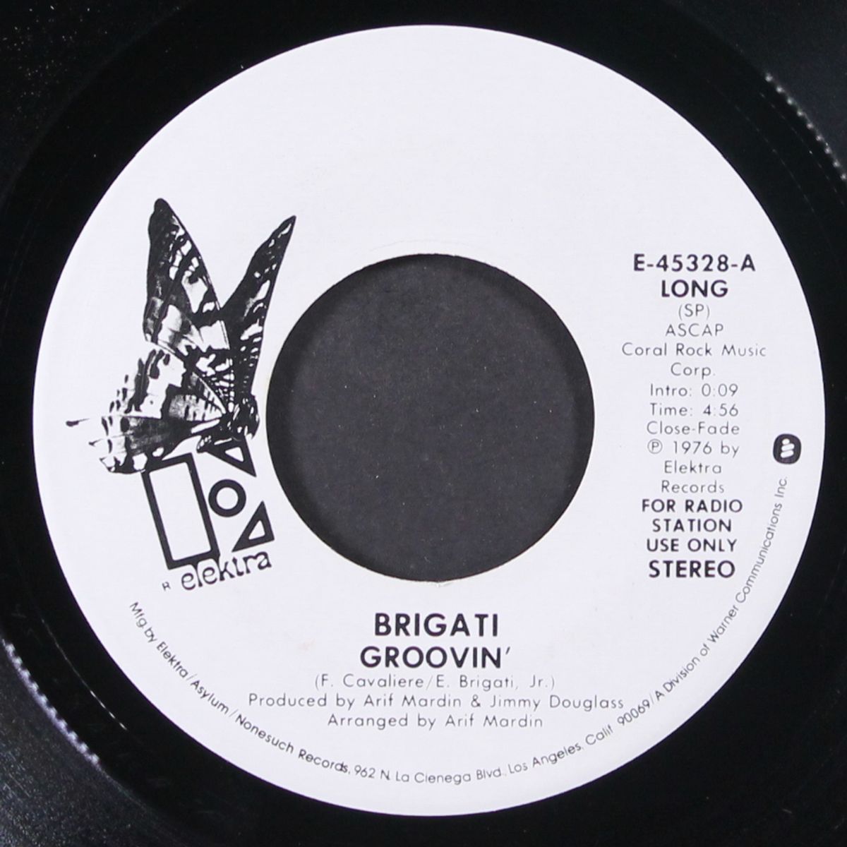 groovin' / short by BRIGATI