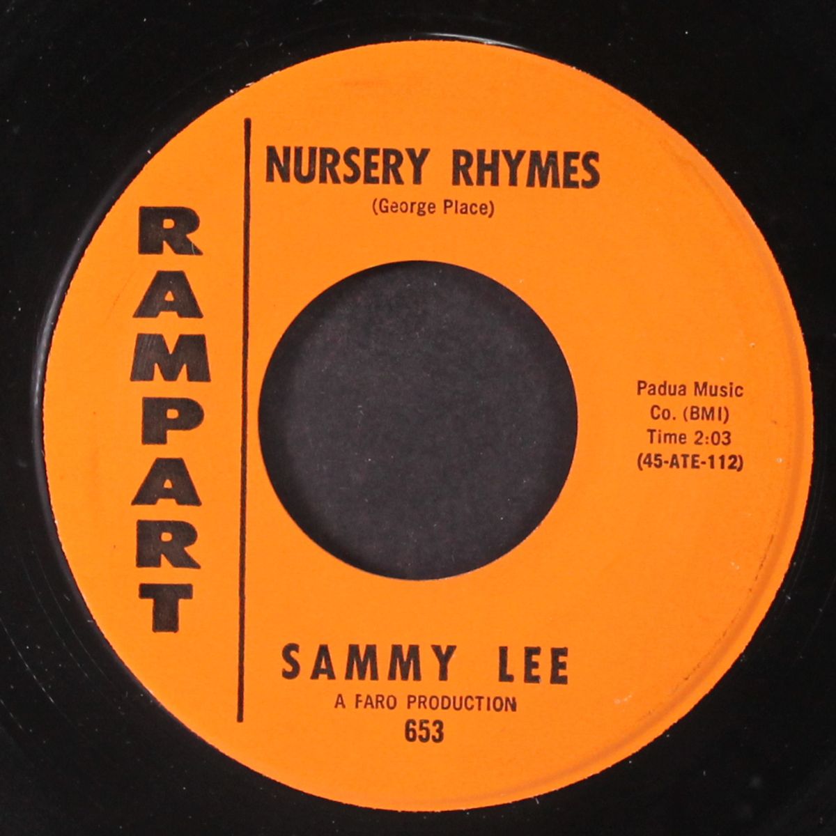 it hurts me / nursery rhymes by SAMMY LEE