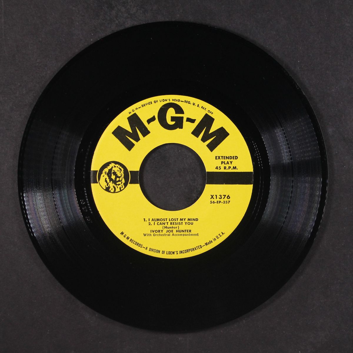 i get that lonesome feeling by IVORY JOE HUNTER