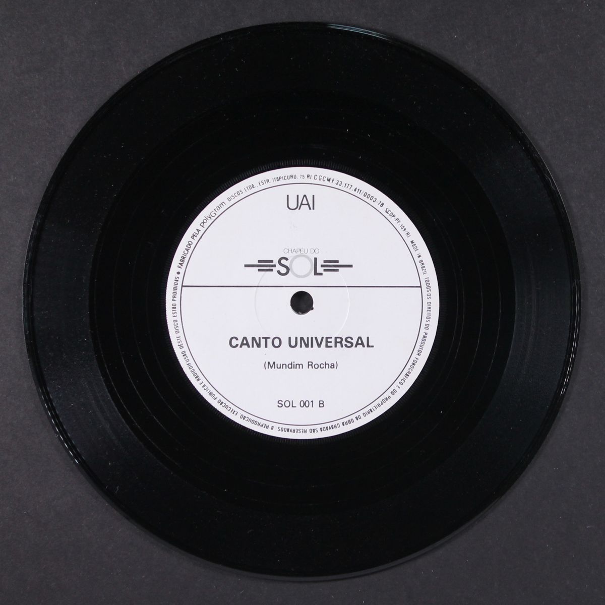 velha estacao / canto universal by CHAPEU DO SOL