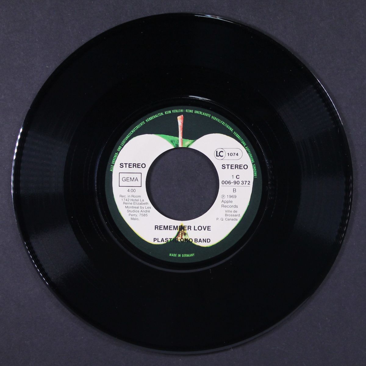 give peace a chance / remember love by PLASTIC ONO BAND