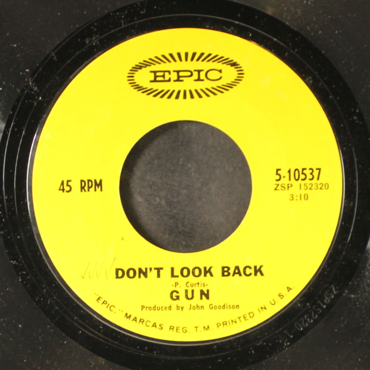 hobo / don't look back by GUN