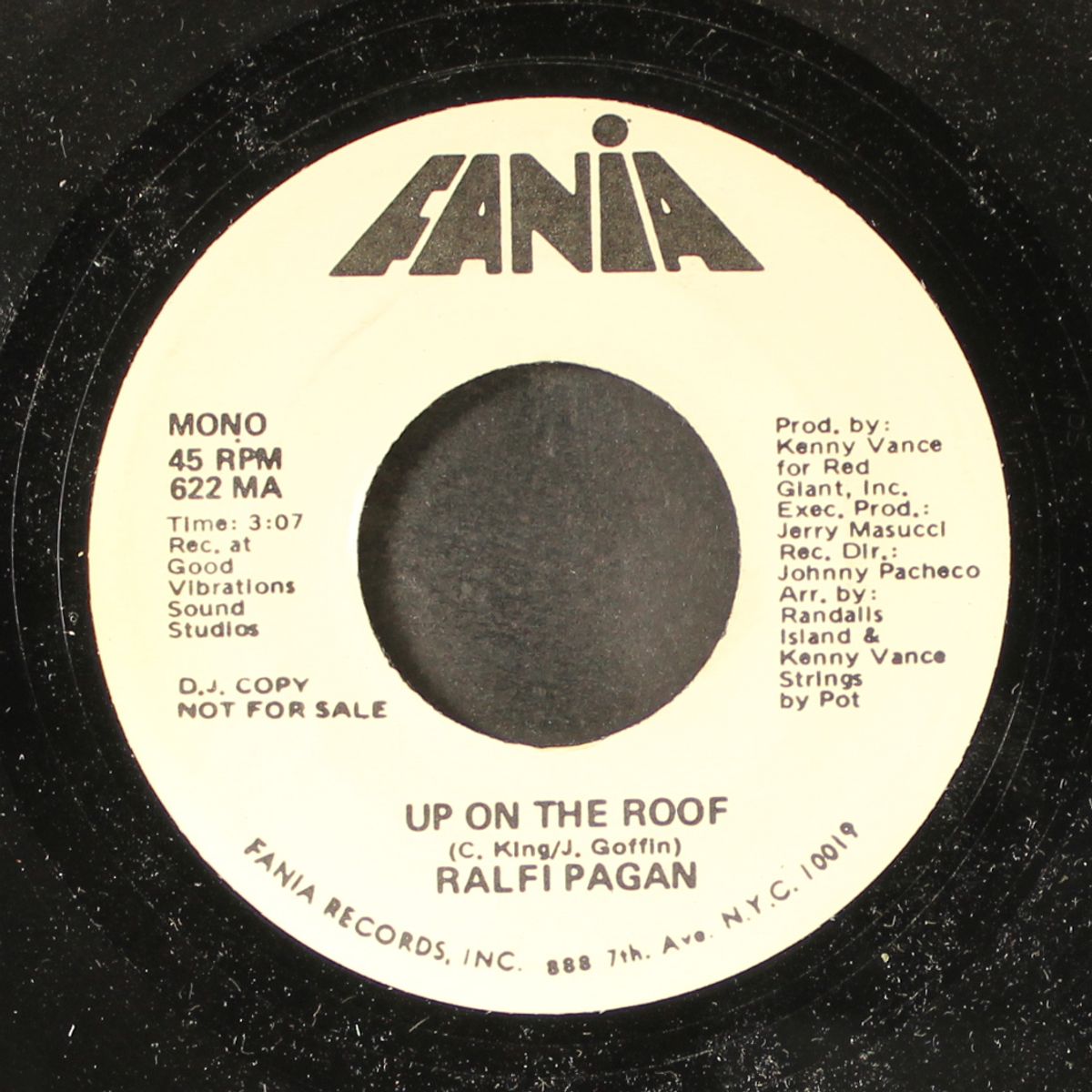 up on the roof / mono by RALFI PAGAN