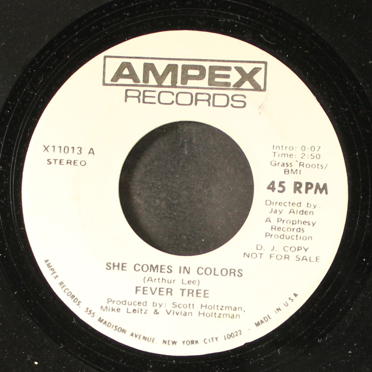 she comes in colors / mono by FEVER TREE