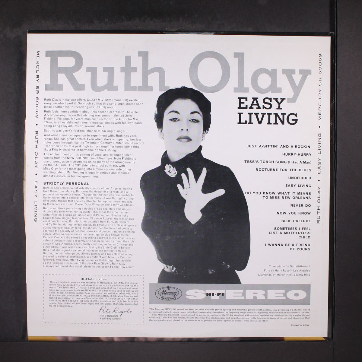 easy living by RUTH OLAY