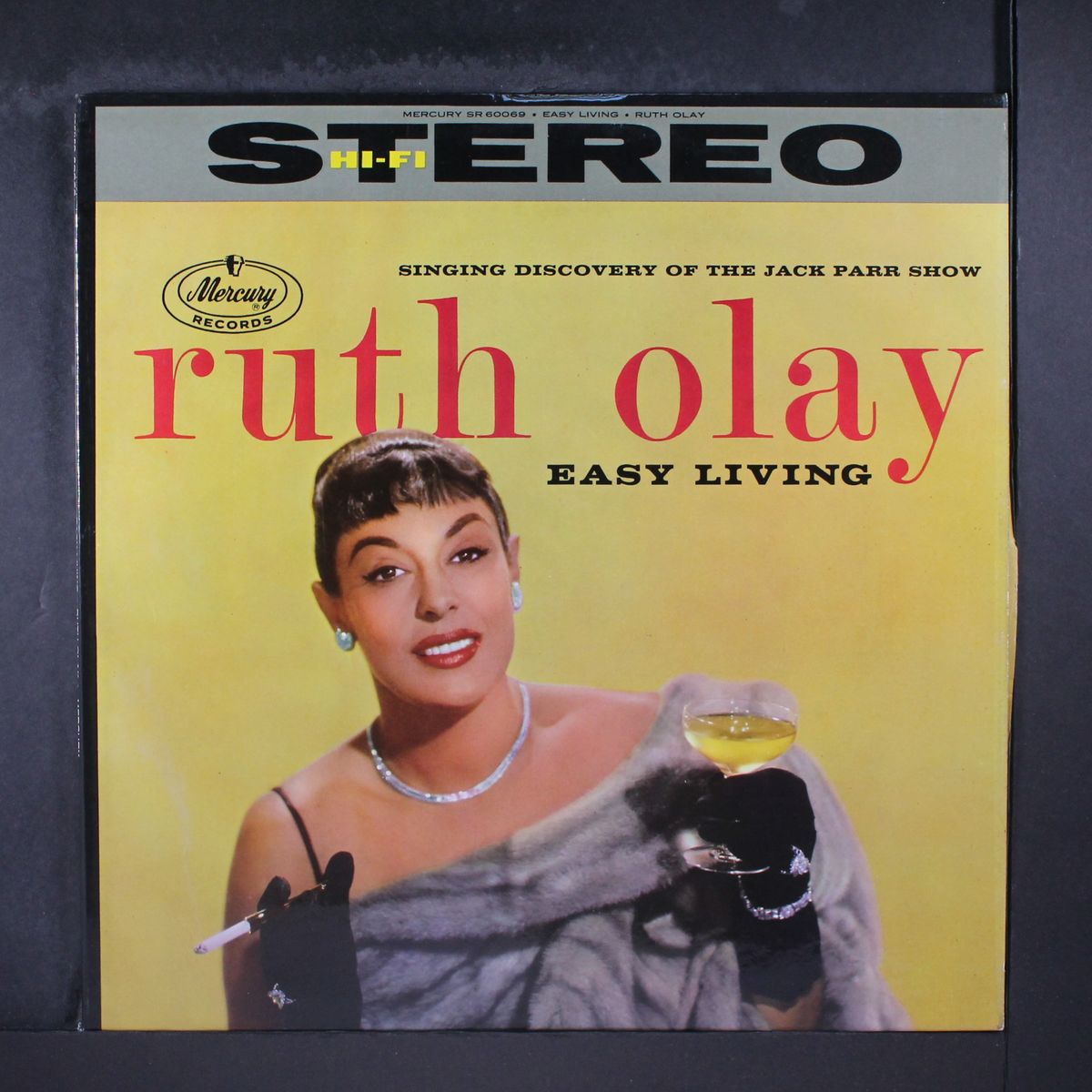 easy living by RUTH OLAY