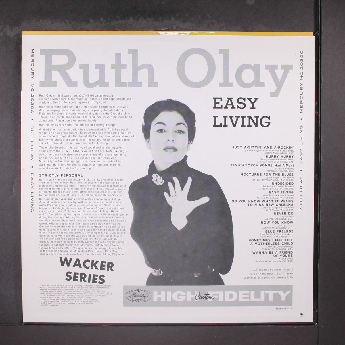 easy living by RUTH OLAY