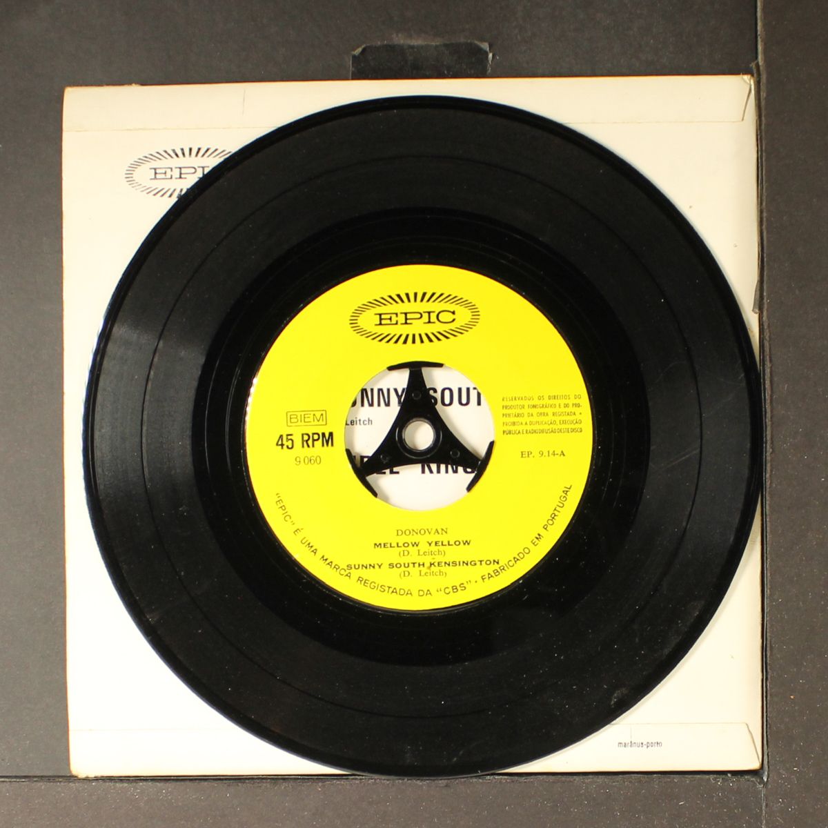 mellow yellow / +3 by DONOVAN