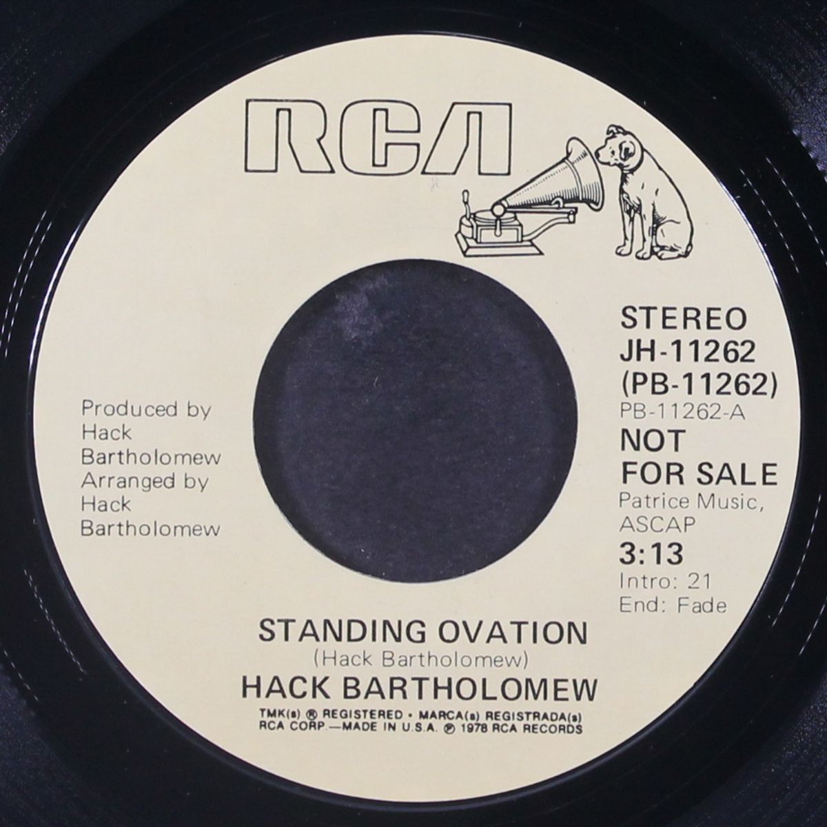 standing ovation / mono by HACK BARTHOLOMEW