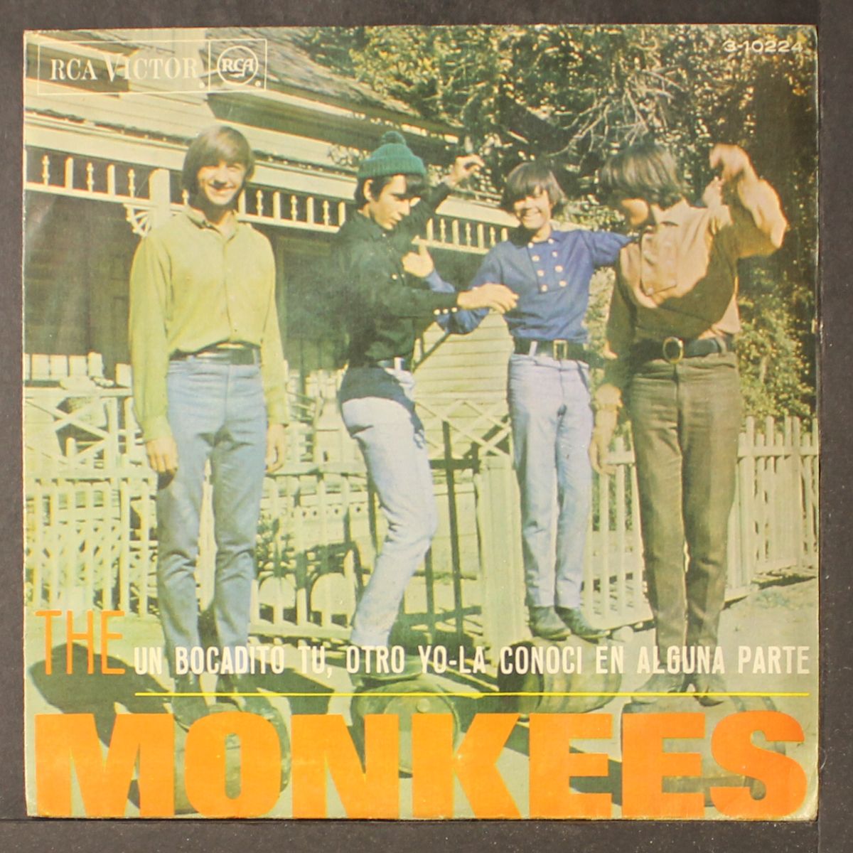 a little bit me, a little bit you / the girl i knew somewhere by MONKEES