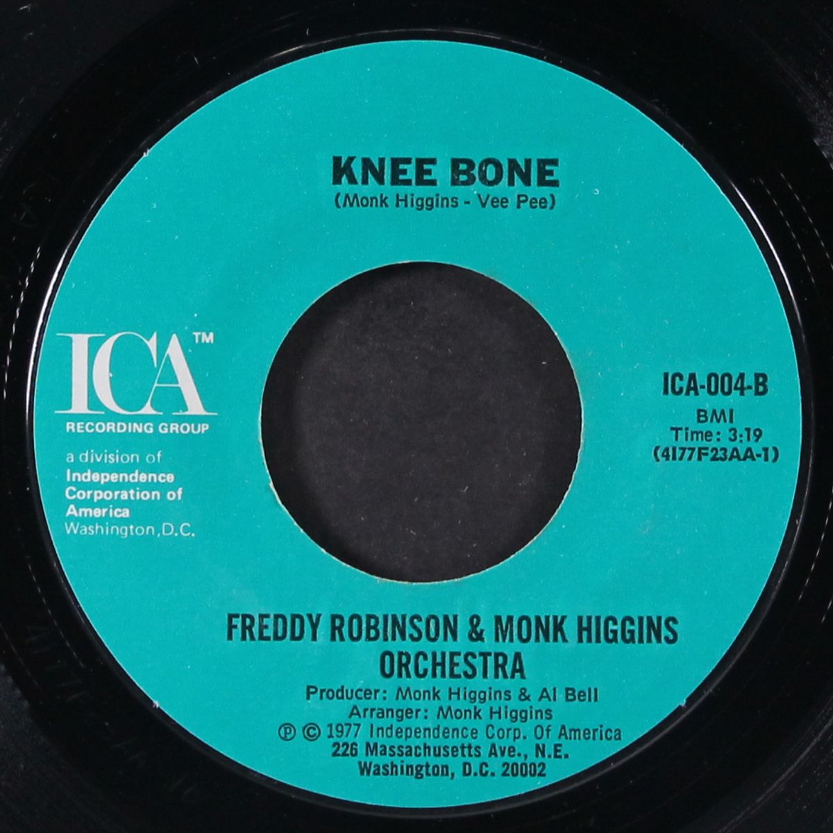 i like to dance / knee bone by FREDDIE ROBINSON