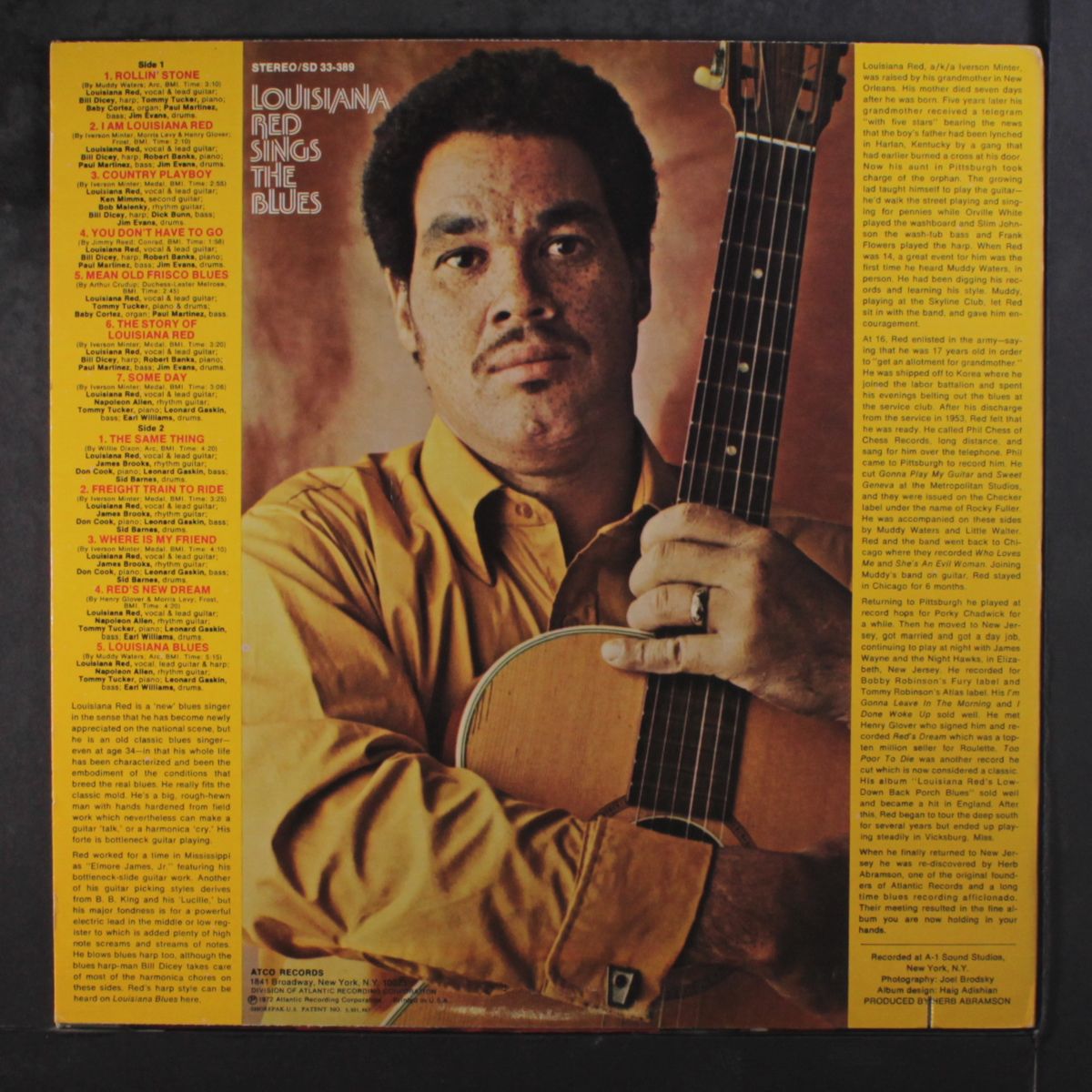 sings the blues by LOUISIANA RED