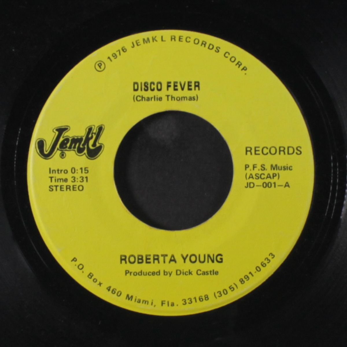i keep my love up to date / disco fever by ROBERTA YOUNG