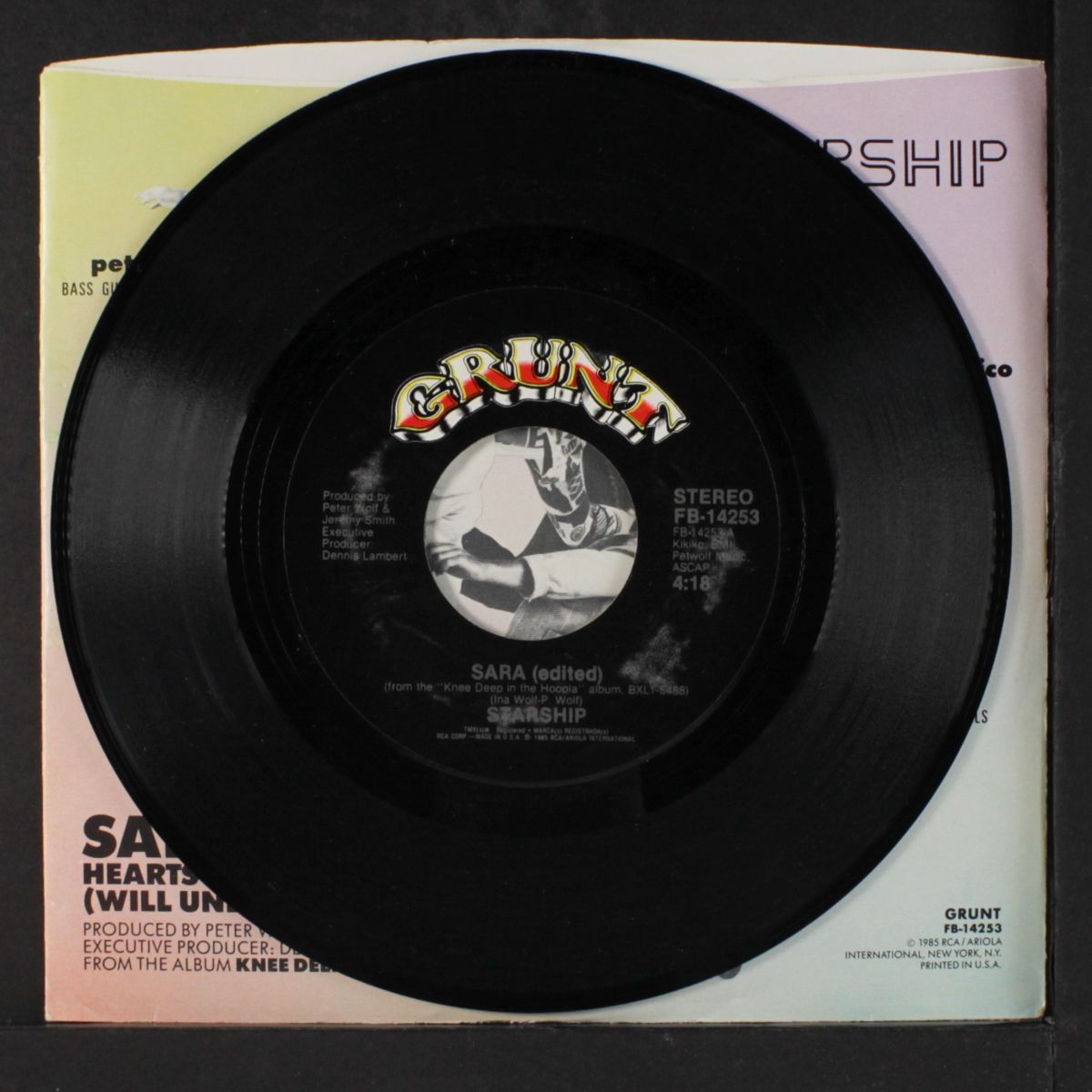 sara / hearts of the world by STARSHIP