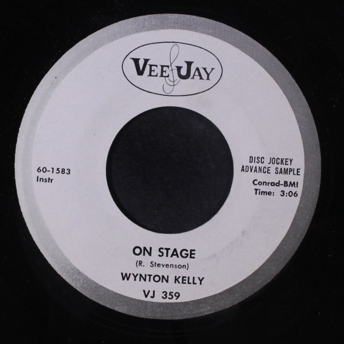 wrinkles / on stage by WYNTON KELLY