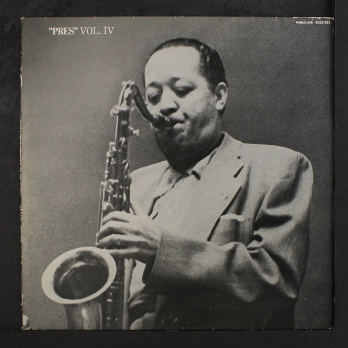 pres, vol. 4 by LESTER YOUNG