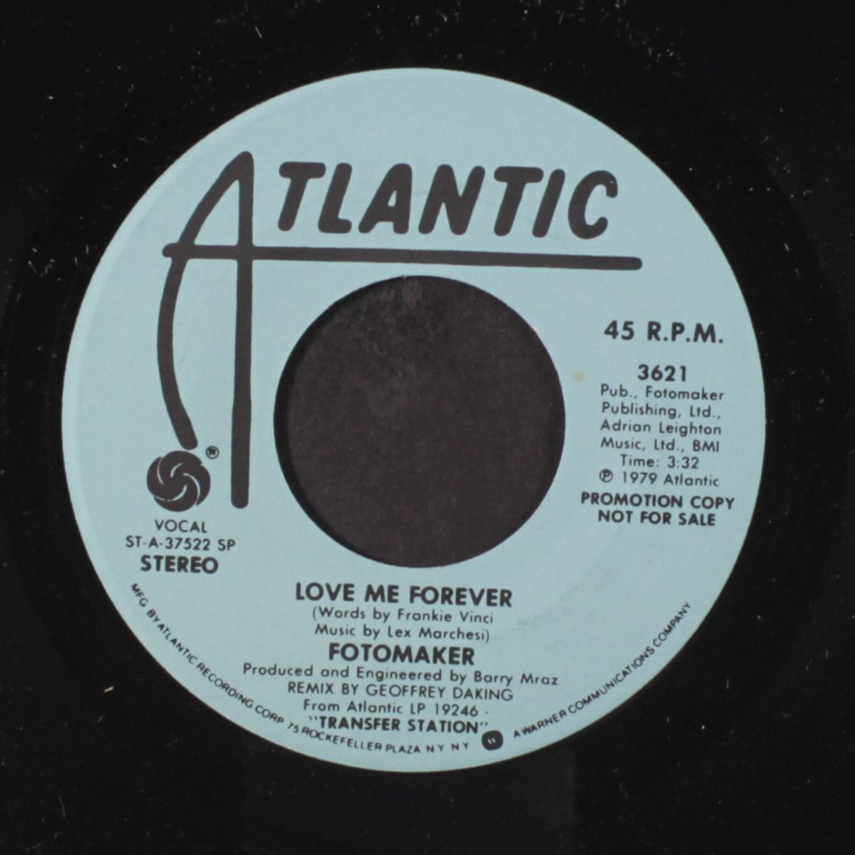 love me forever / mono by FOTOMAKER