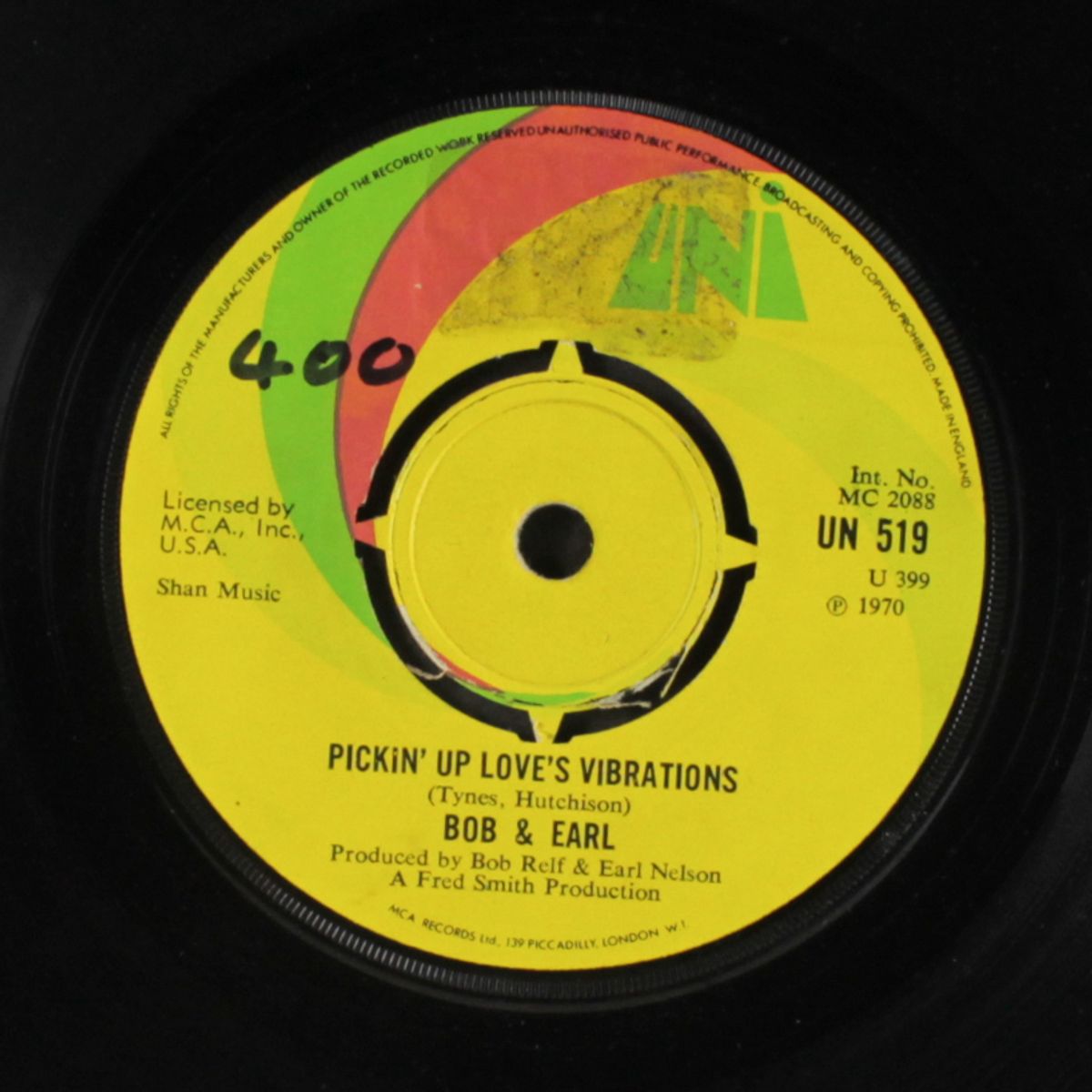pickin' up love's vibrations / uh uh no no by BOB & EARL