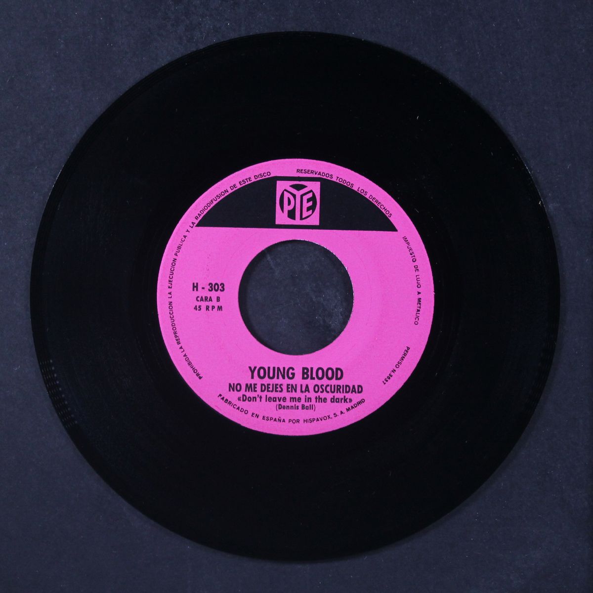 luz verde - green light / no me dejes en la oscuridad by YOUNG BLOOD