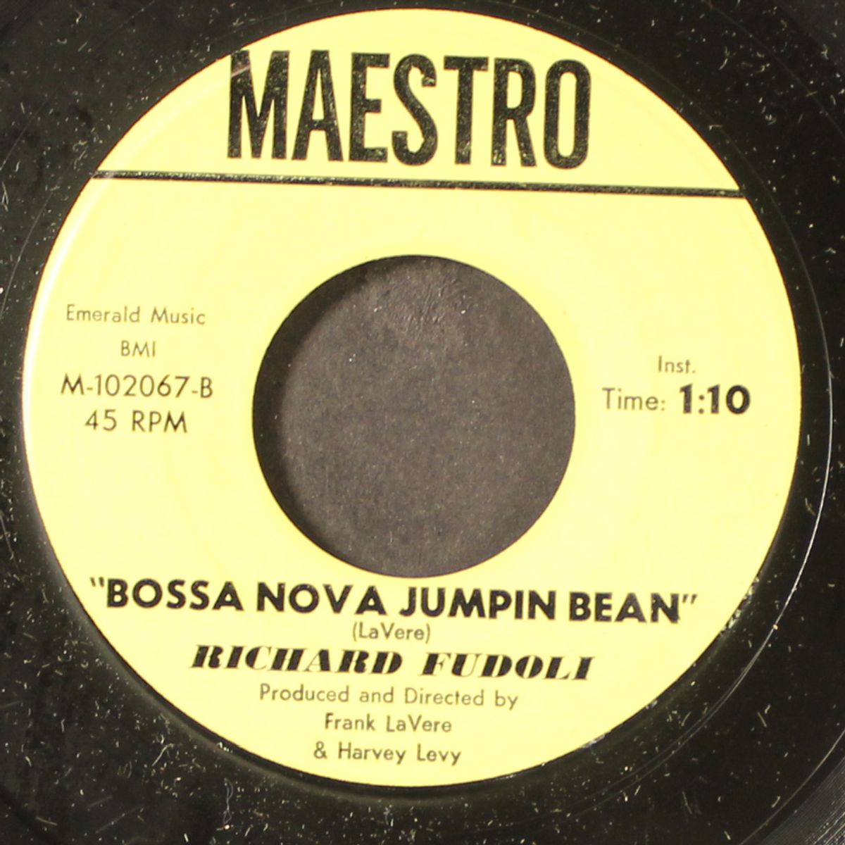 gwee / bossa nova jumping bean by RICHARD FUDOLI