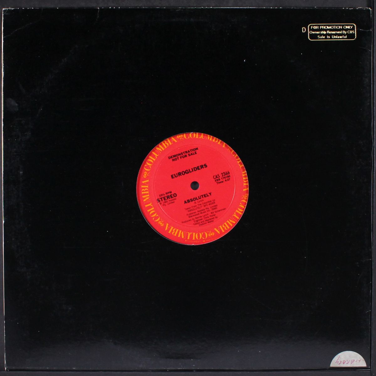 absolutely / short by EUROGLIDERS