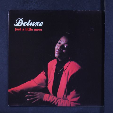 DELUXE