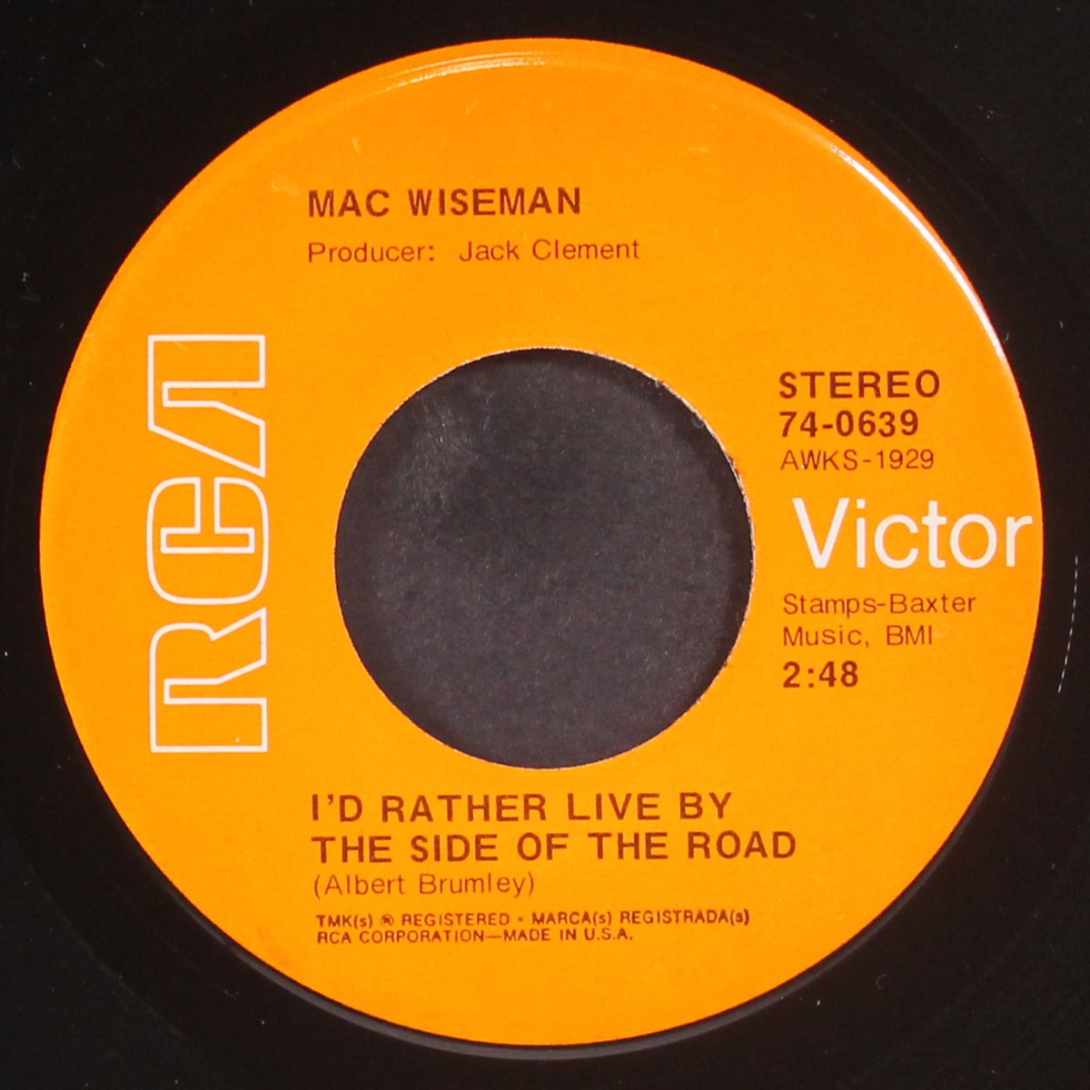 i'd rather live by the side of the road by MAC WISEMAN