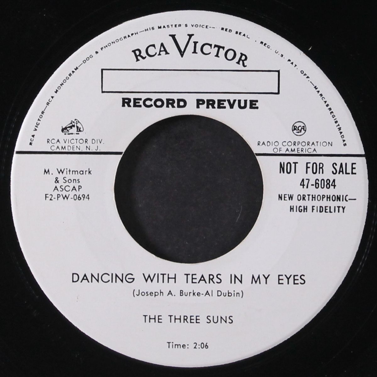 dancing with tears in my eyes / i wonder, i wonder, i wonder by THE THREE SUNS