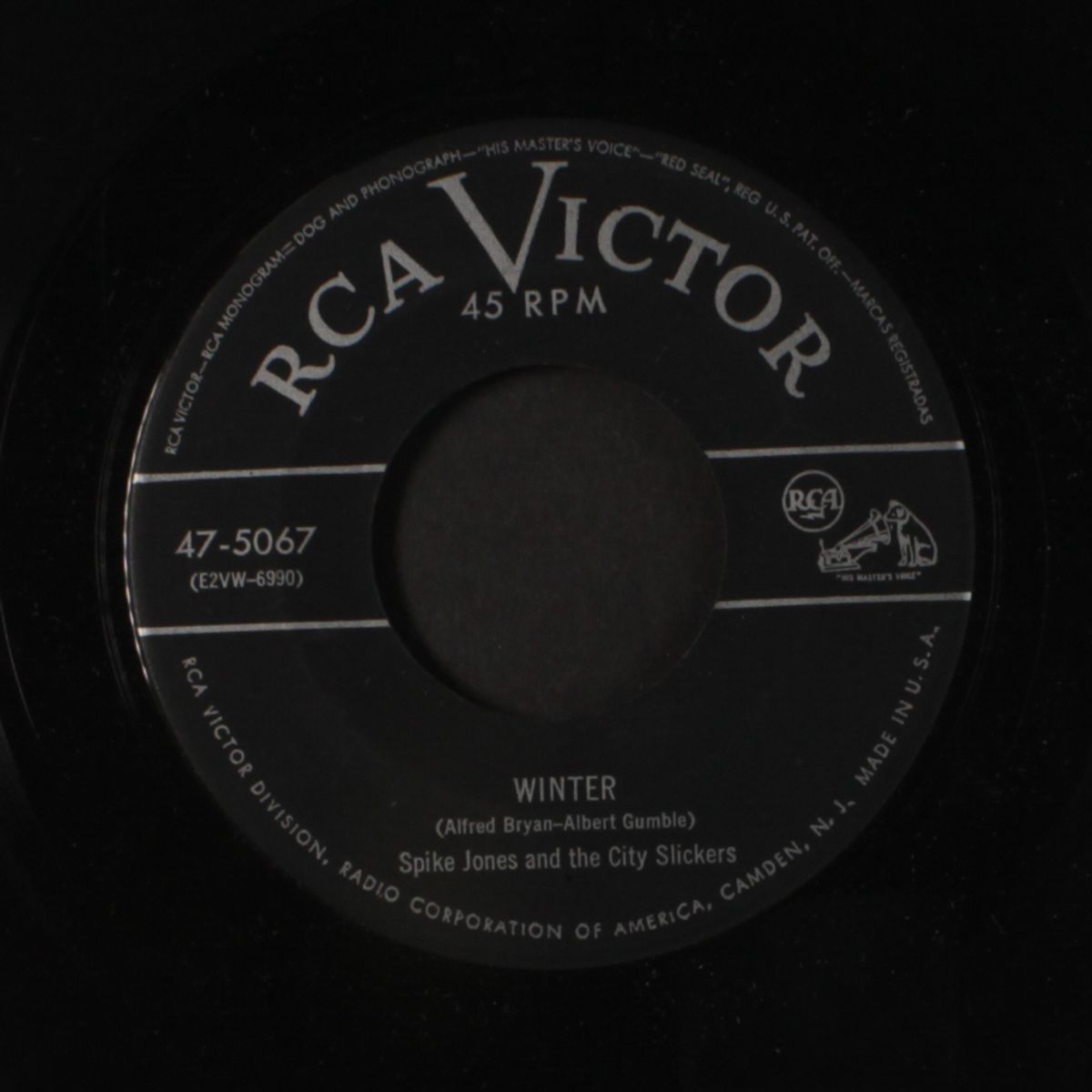 i saw mommy kissing santa claus by SPIKE JONES
