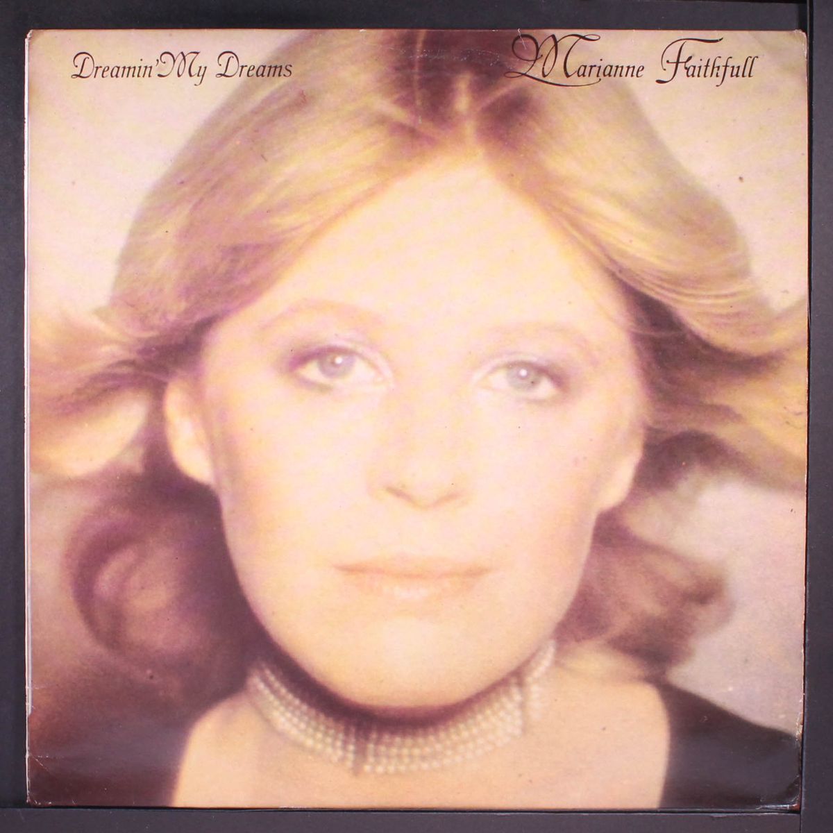 dreamin' my dreams by MARIANNE FAITHFULL