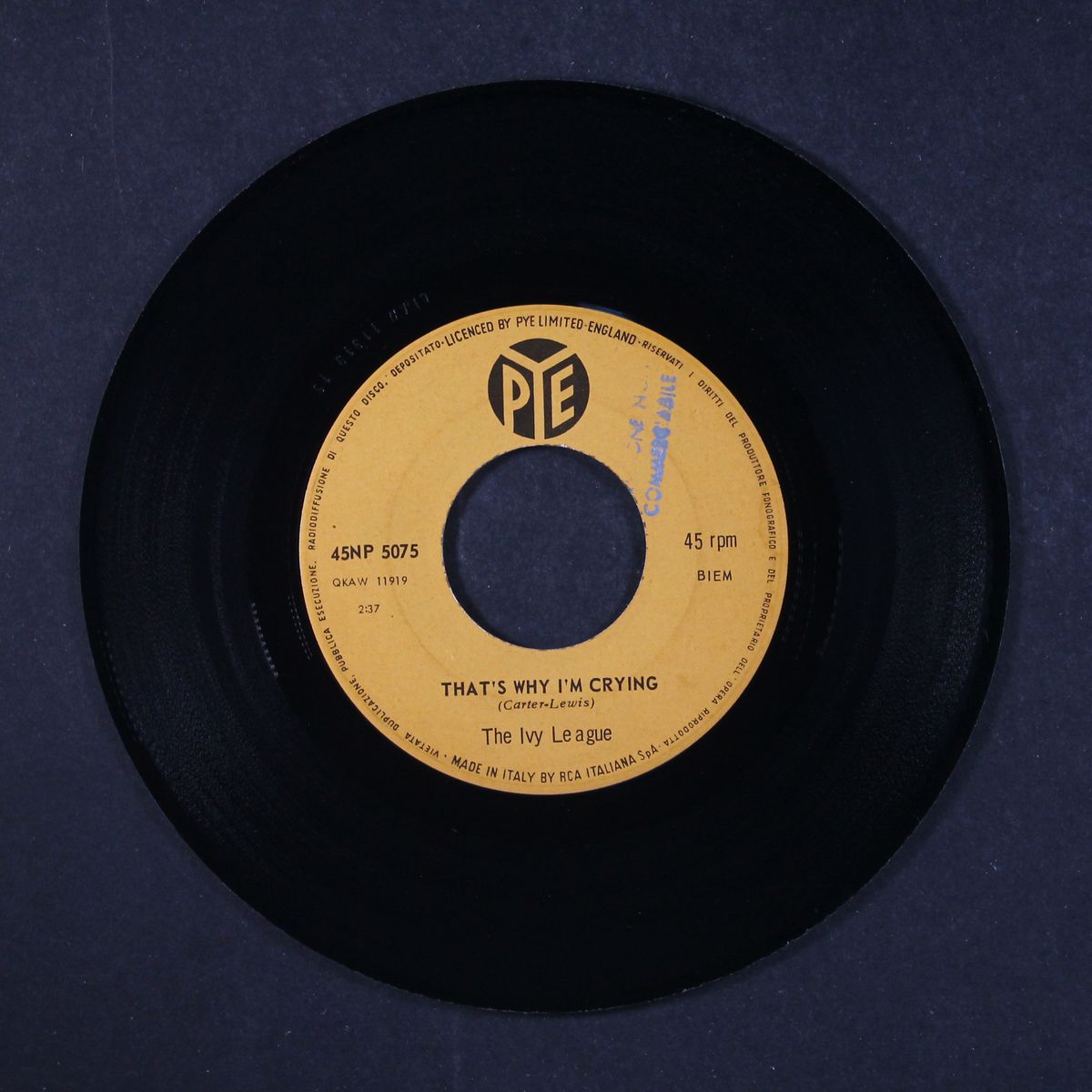 that's why i'm crying / a girl like you by IVY LEAGUE