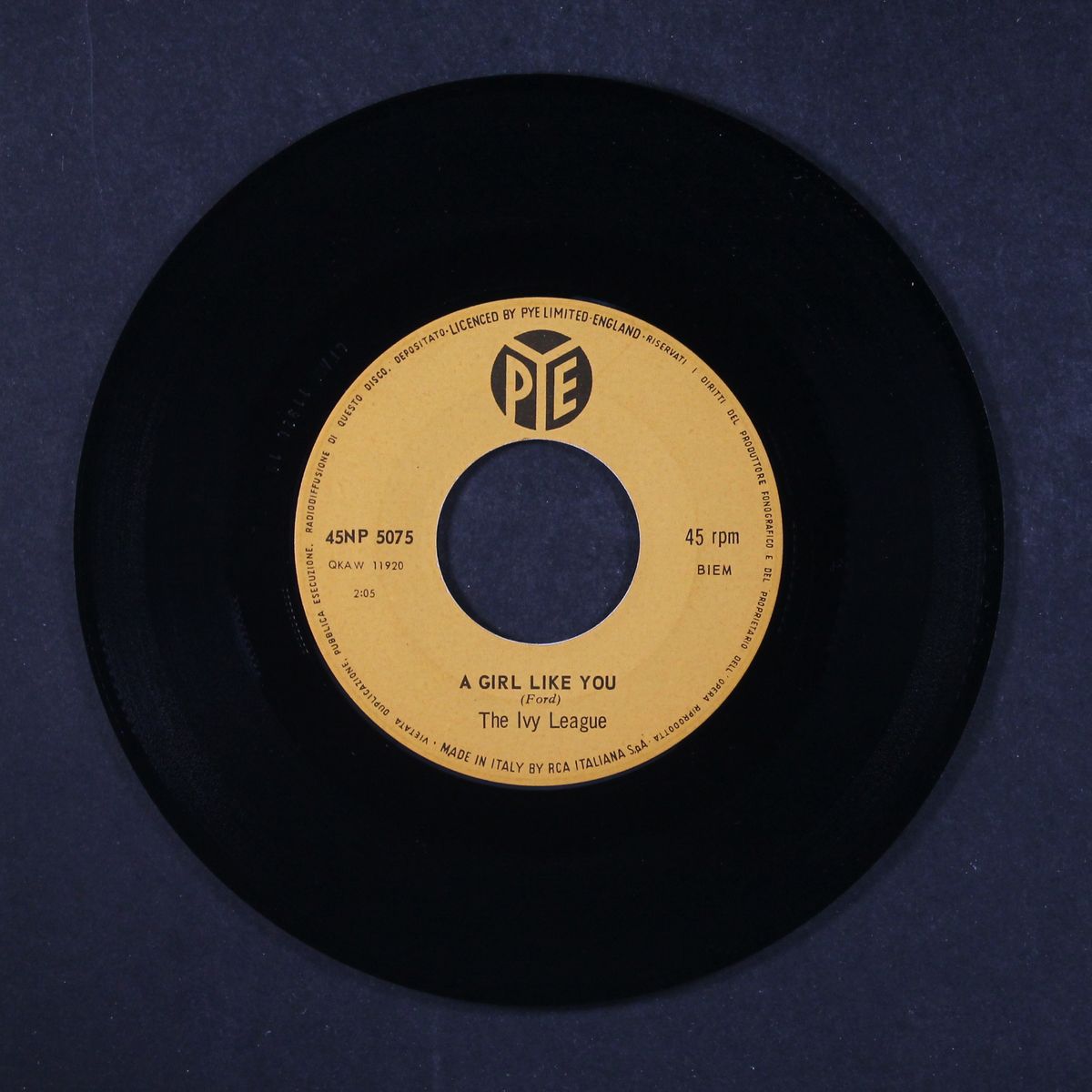 that's why i'm crying / a girl like you by IVY LEAGUE