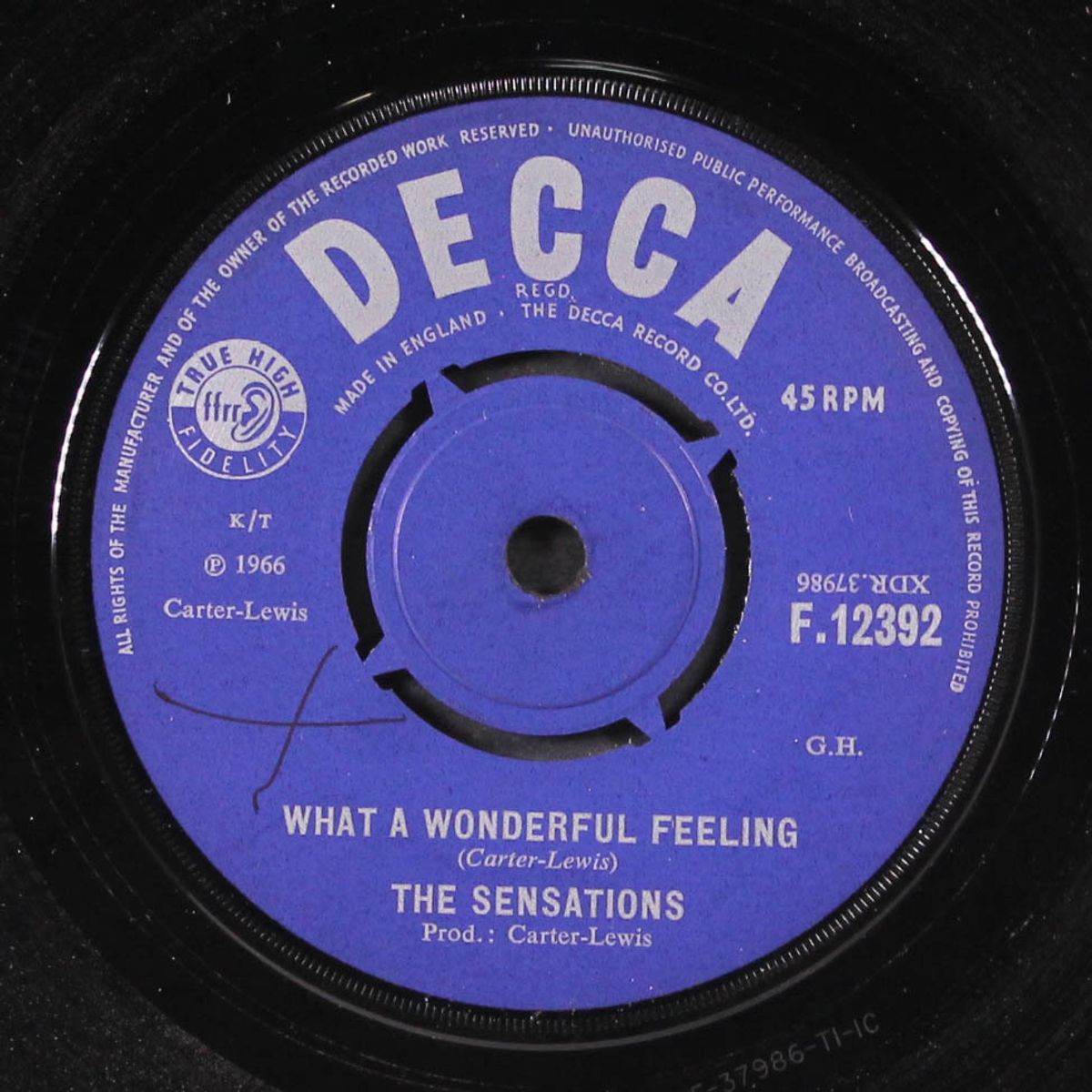 look at my baby / what a wonderful feeling by SENSATIONS