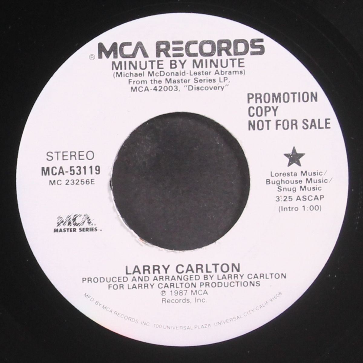 minute by minute by LARRY CARLTON