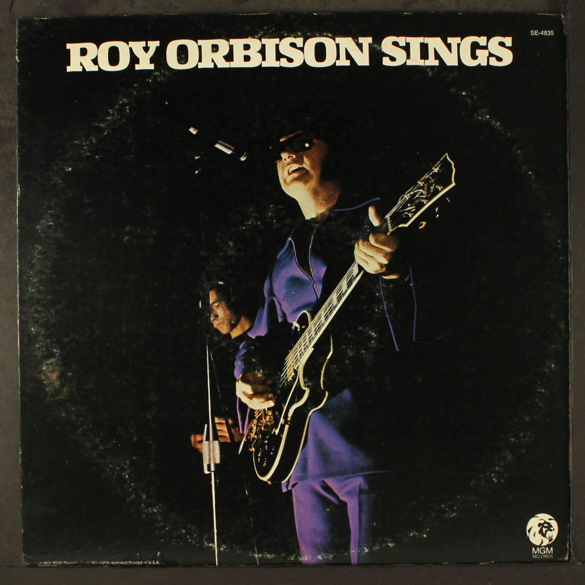 sings by ROY ORBISON