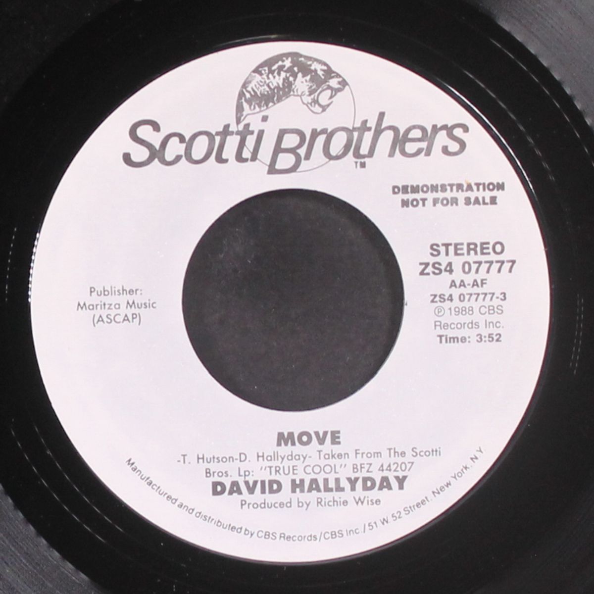 move by DAVID HALLYDAY
