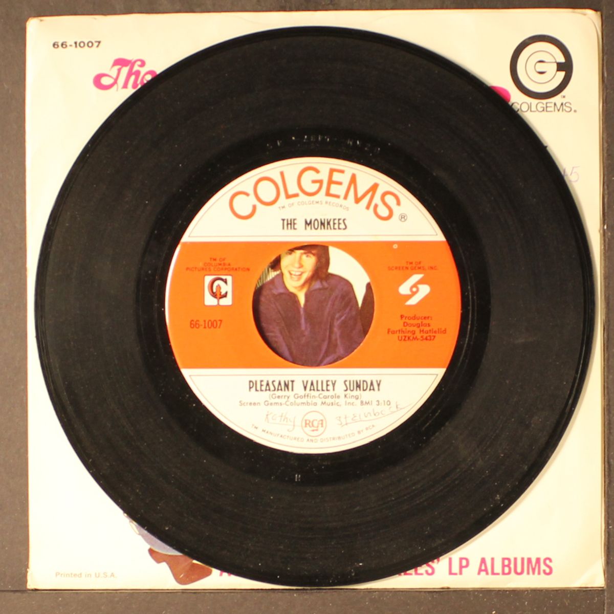 pleasant valley sunday / words by MONKEES