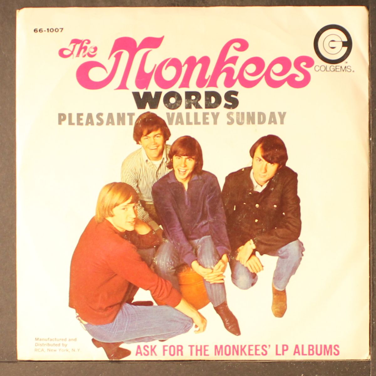 pleasant valley sunday / words by MONKEES