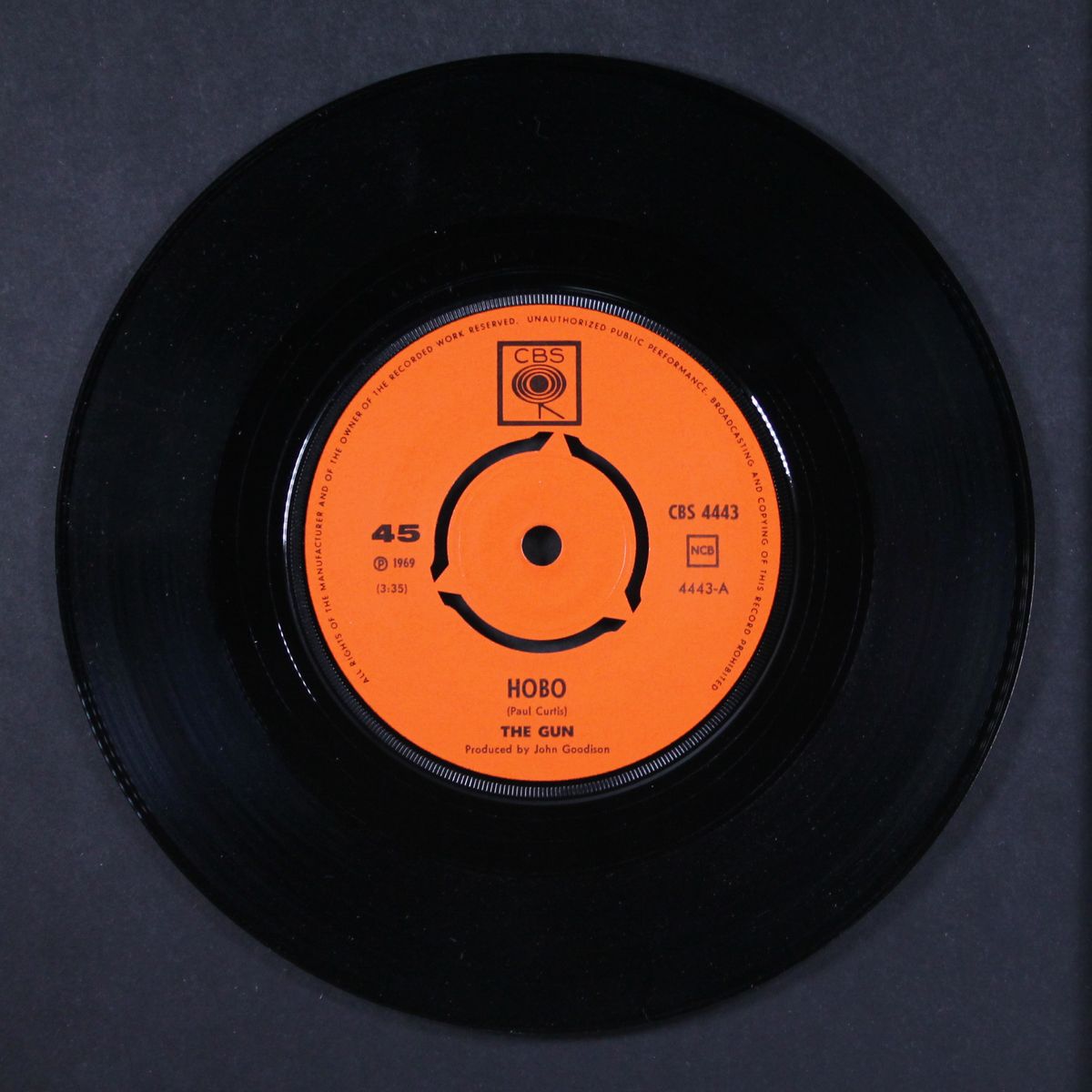hobo / don't look back by GUN
