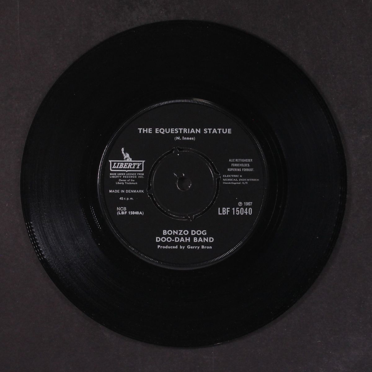 the equestrian statue / the intro & the outro by BONZO DOG DOO DAH BAND