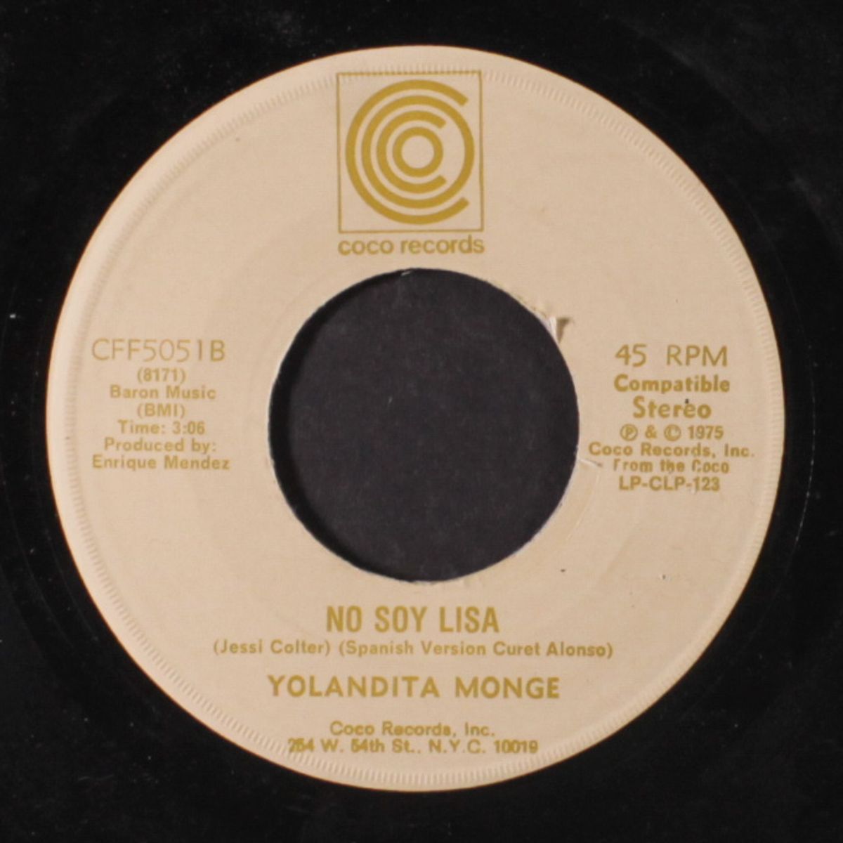 no soy lisa / alguien a quien se amo demas by YOLANDITA MONGE