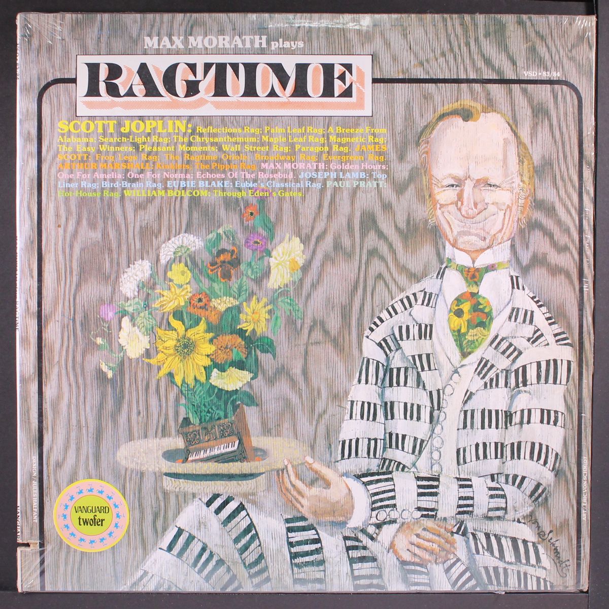 plays ragtime by MAX MORATH
