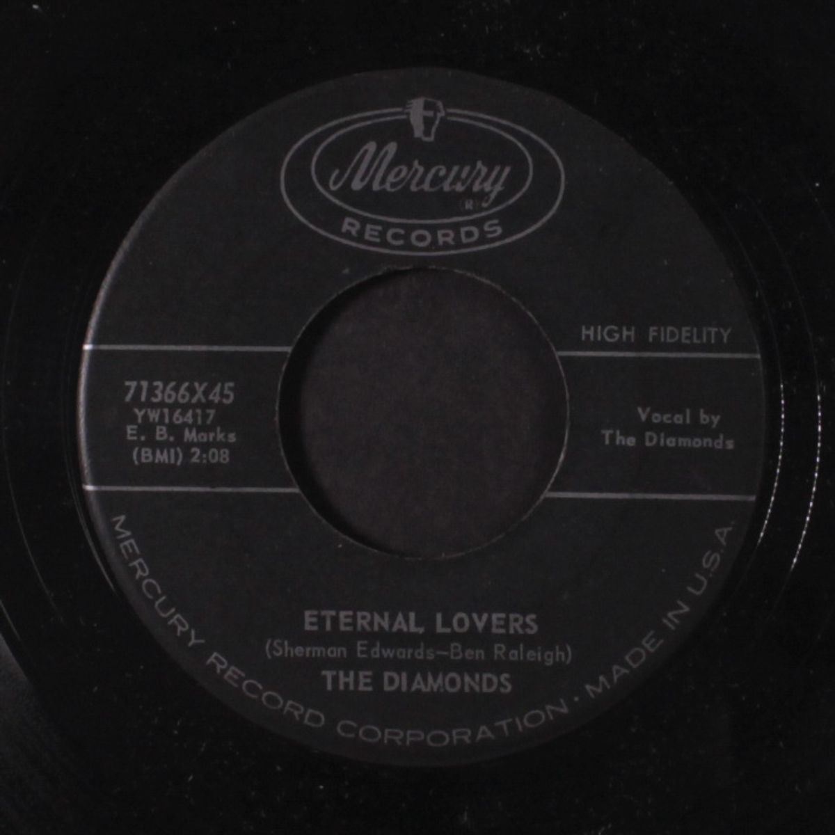 walking along / eternal lovers by DIAMONDS