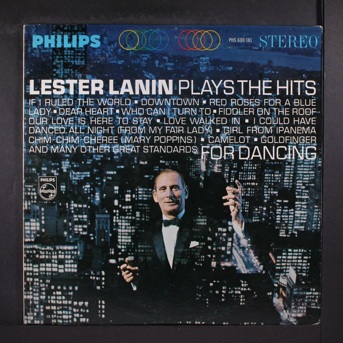 plays the hits by LESTER LANIN