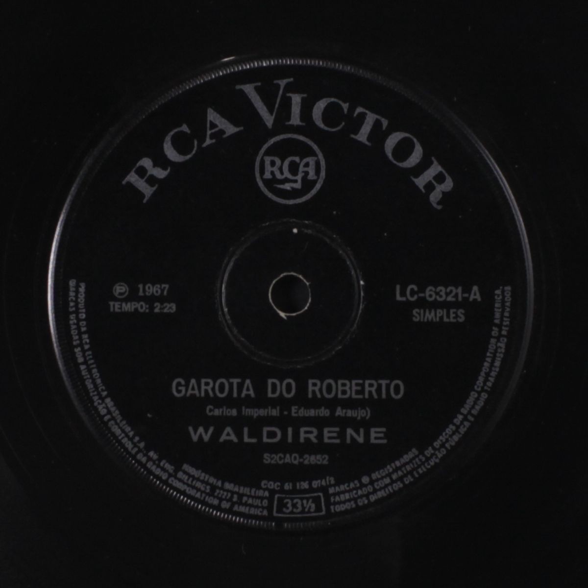 garota do roberto / so vou de quem gosta de mim by WALDIRENE