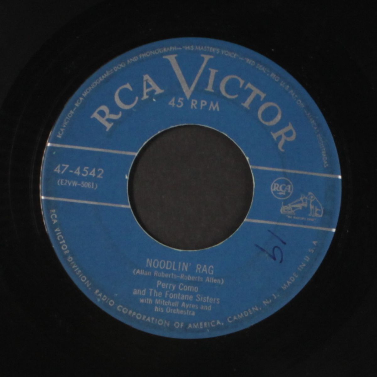 noodlin' rag / play me a hurtin' tune by PERRY COMO