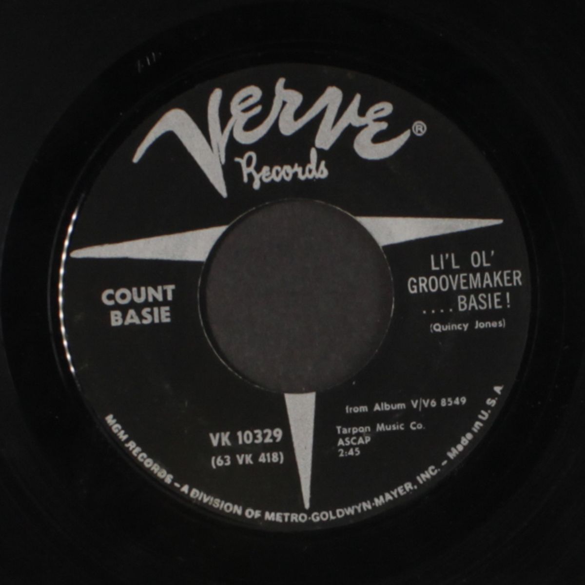 l'il ol' groovemaker ... basie by COUNT BASIE