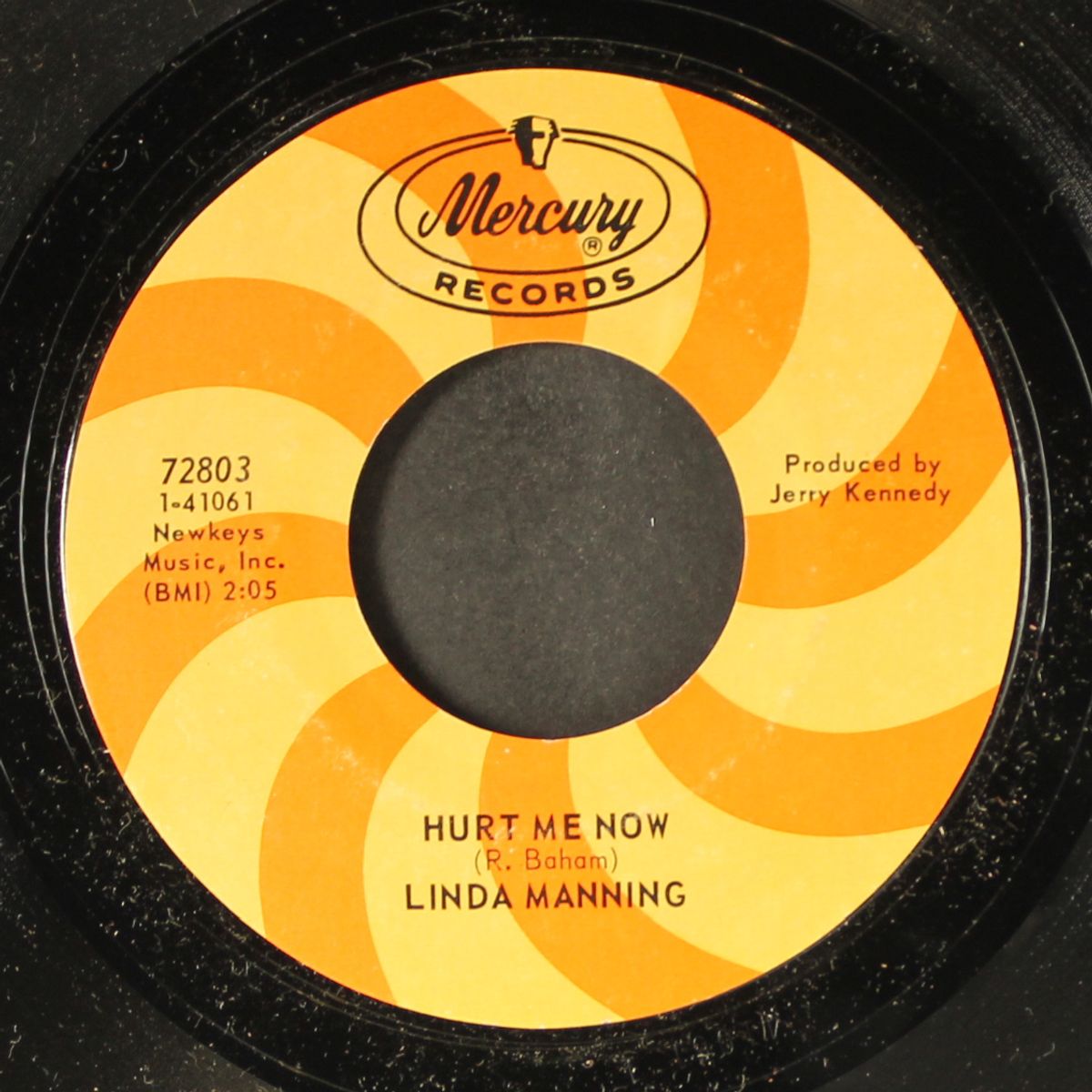 someone up there still loves me / hurt me know by LINDA MANNING